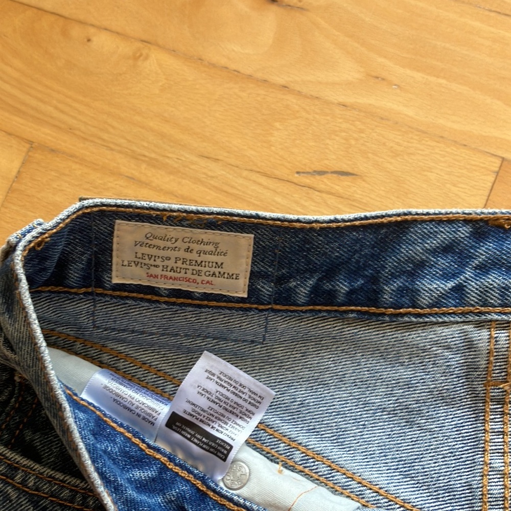 Levi’s - Picture 4 of 5